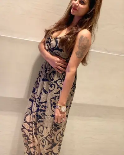 Naginimora Escort